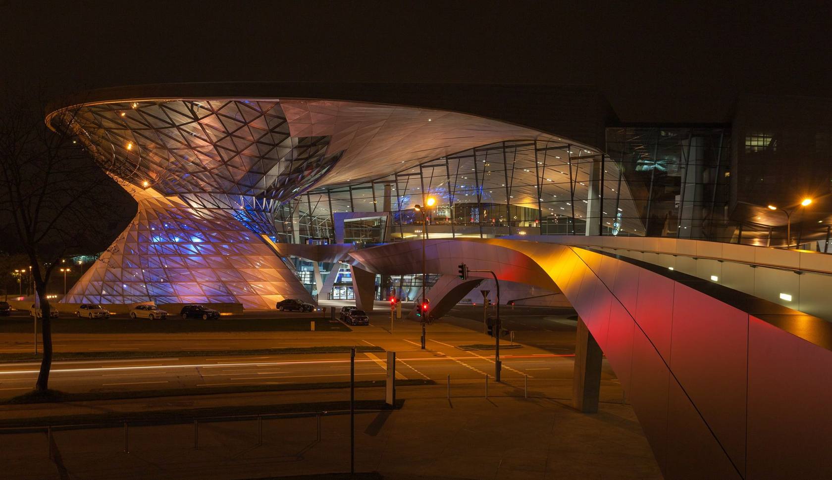 A modern automotive brand centre